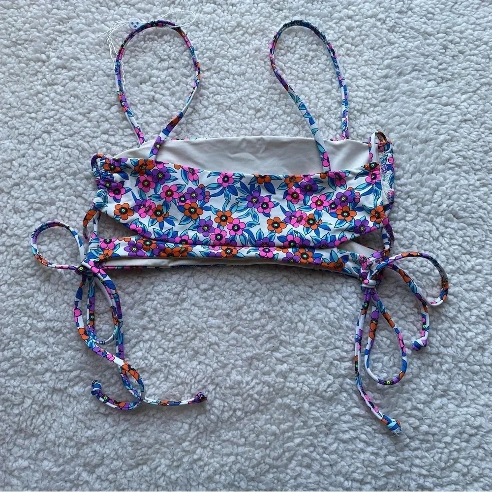 NWOT Frankie’s Bikinis London Bikini top flower farm 14249